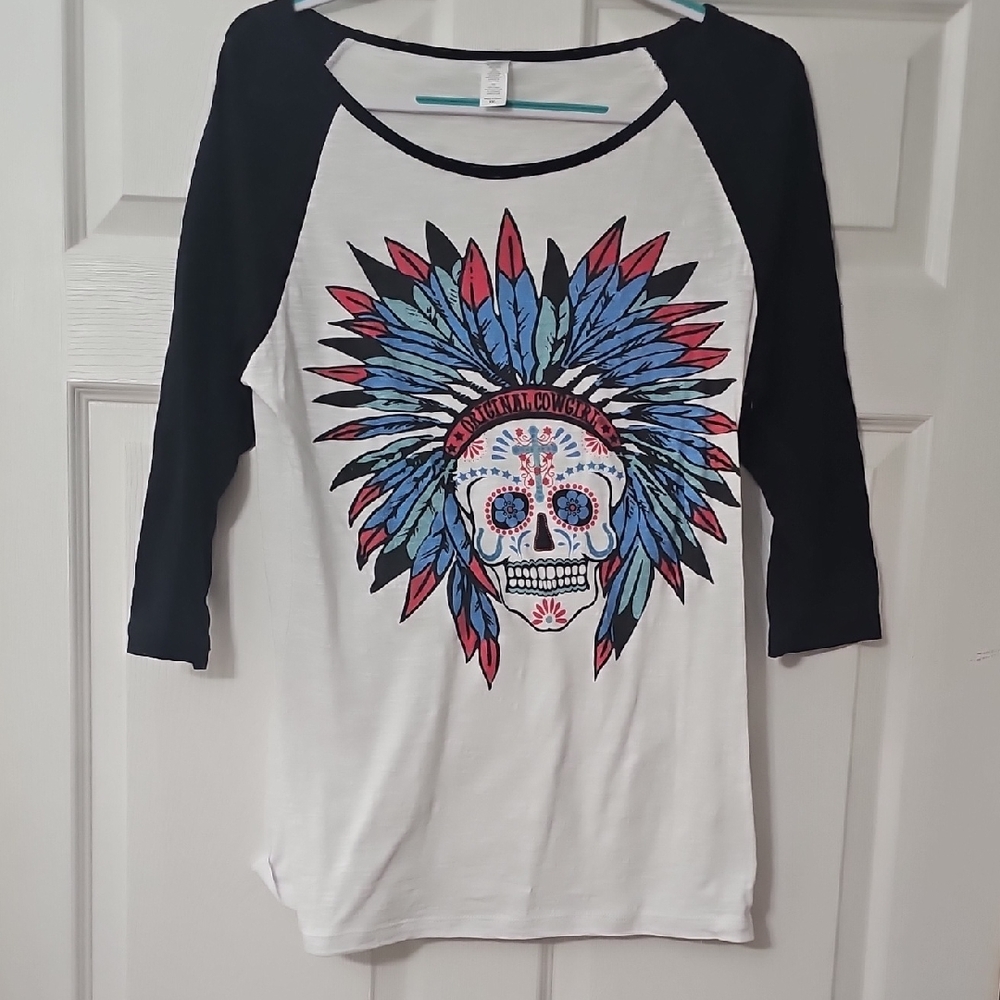 Women's Graphic Raglan Top - Black and White